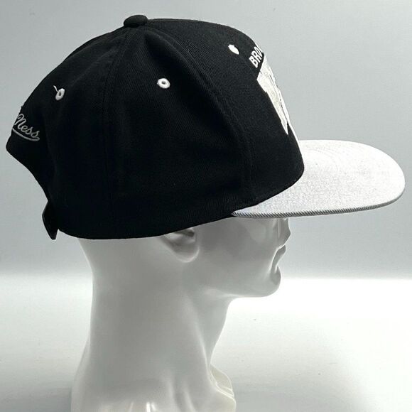 Mitchell And Ness NBA Brooklyn Nets Hat - Picture 2 of 8